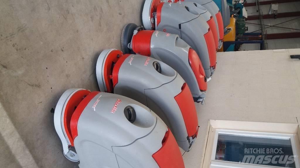  Autolaveuse Comac Автоматични метачки с четки