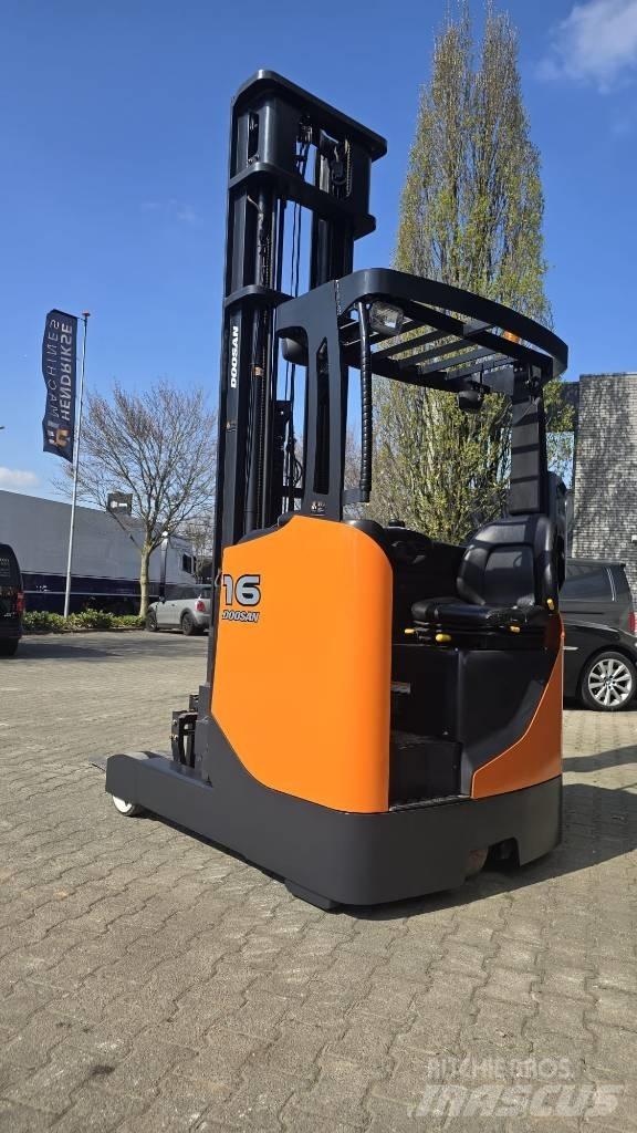 Doosan BR 16 JW-7 Ретрак/ Високоповдигач с изместване на вилката напред