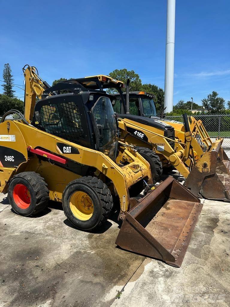 CAT 246C Мини товарачи
