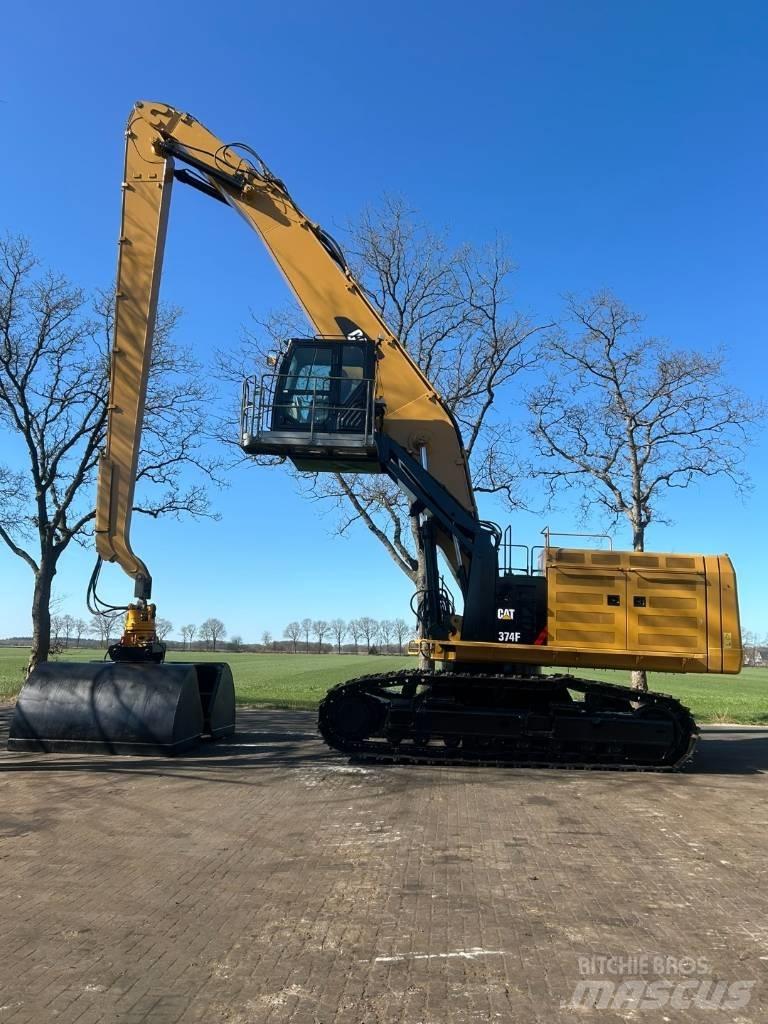 CAT 374 F Оператори на отпадъци/индустрия
