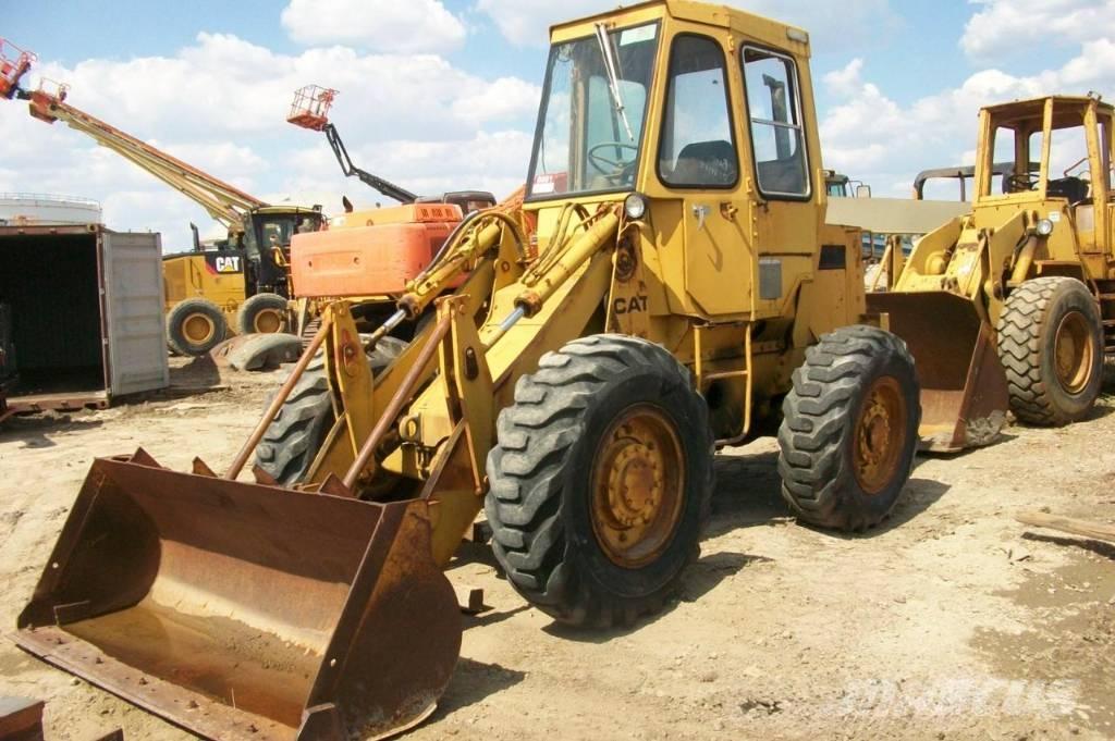 CAT 910 Колесни товарачи