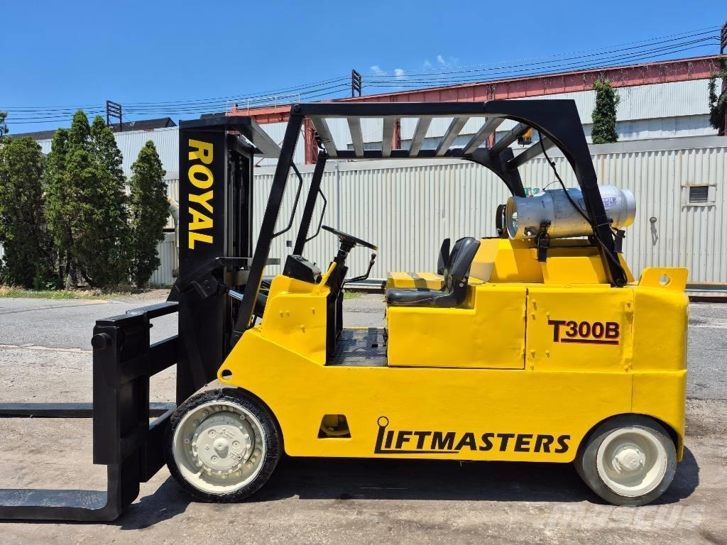 Royal T300B Камиони за херавни местности