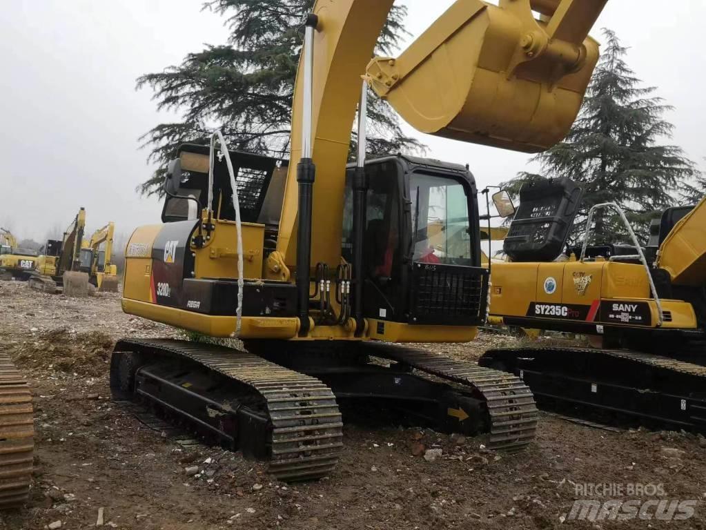 CAT 320 D Верижен екскаватор