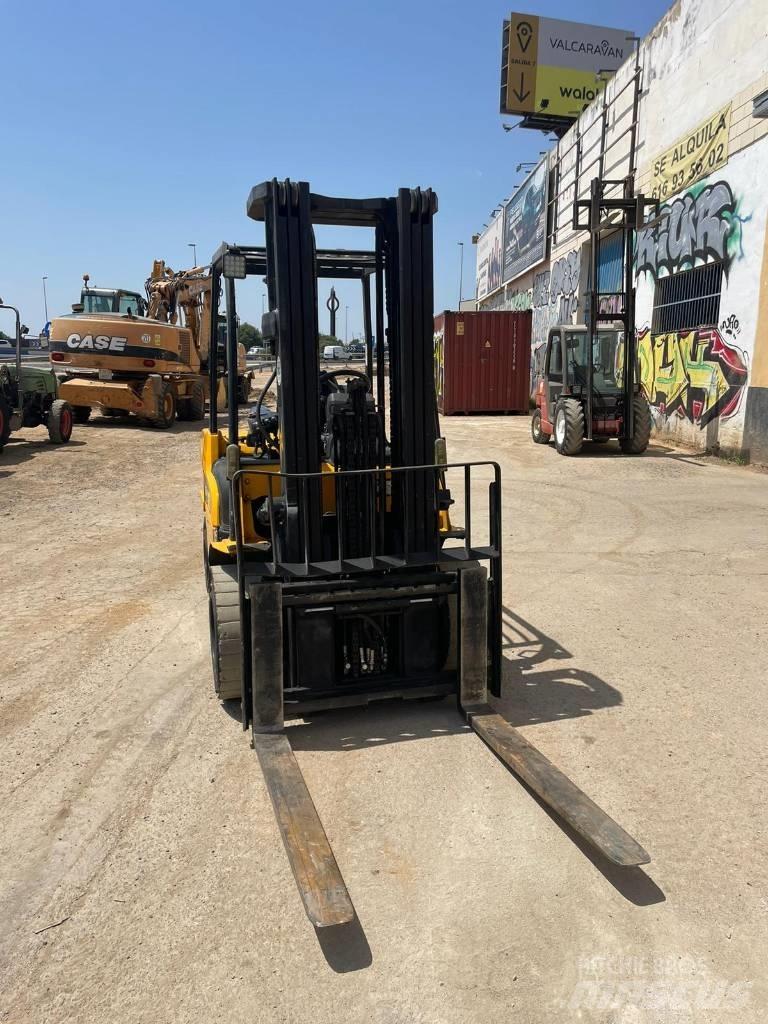 CAT 35 Дизелови камиони