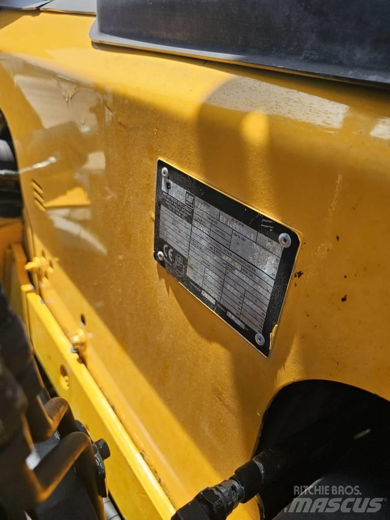 CAT 35 Дизелови камиони