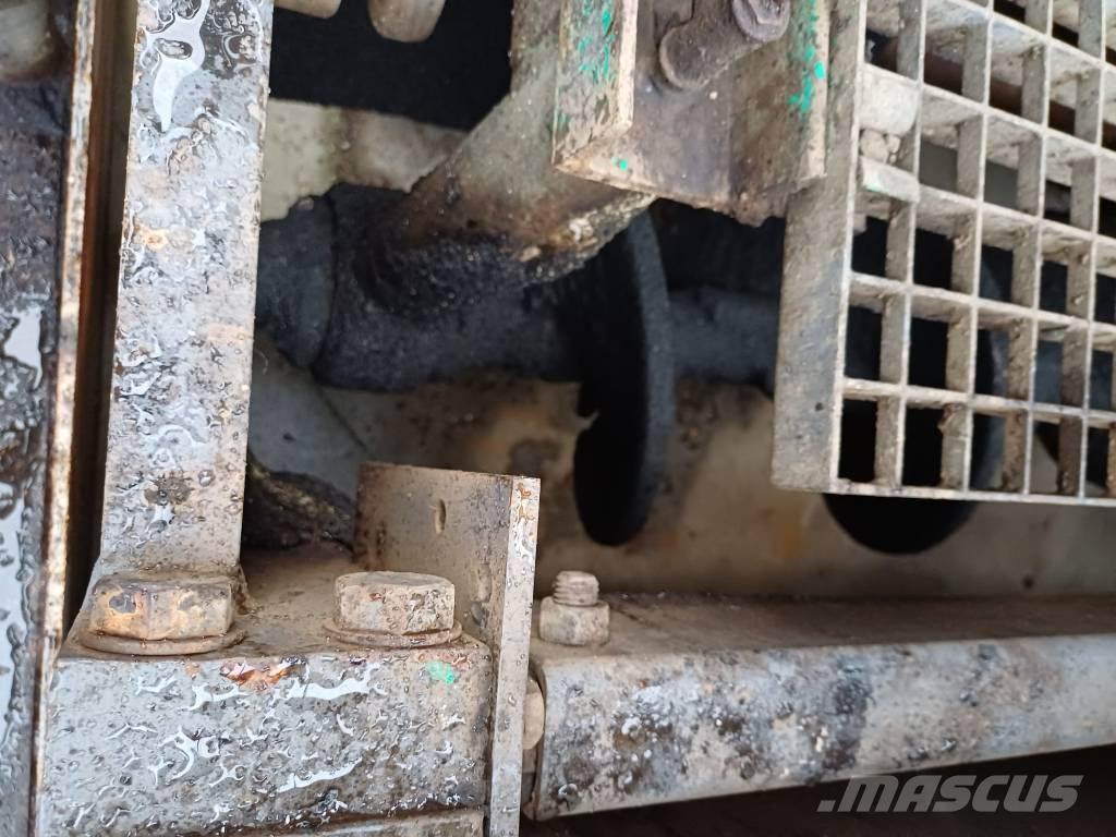 Vögele super 1302 Машини за асфалт