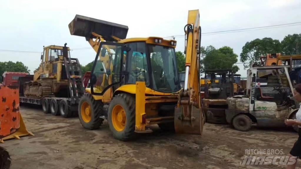 JCB 4CX Товарач със заден ексватор