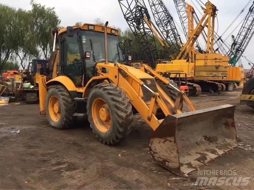 JCB 4CX Товарач със заден ексватор