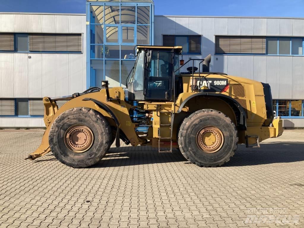 CAT 980 M Колесни товарачи