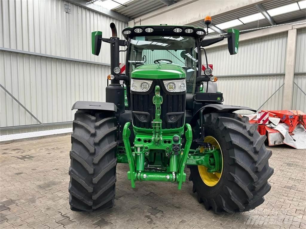 John Deere 6R 215 Трактори