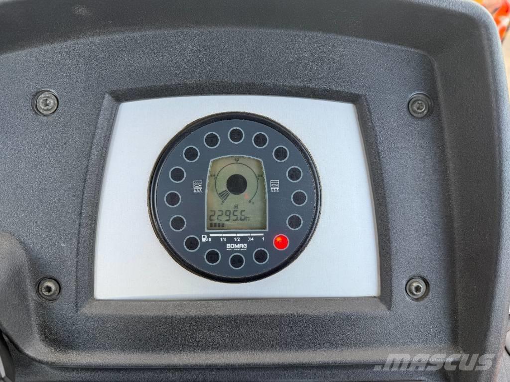 Bomag BW 154 AP-4 Двойни барабанни ролки
