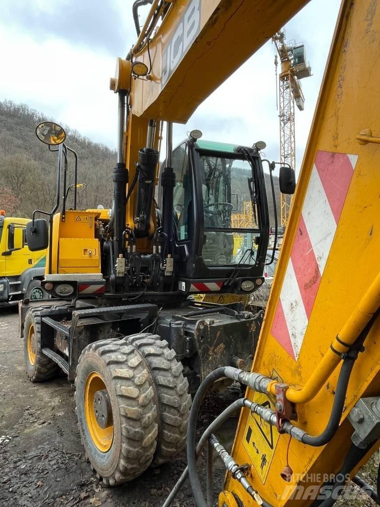 JCB JS 175 W Колесни екскаватори
