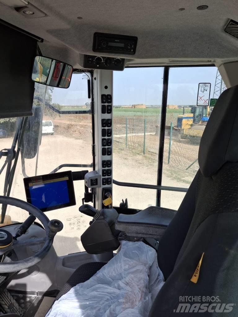 Volvo L 220 H Колесни товарачи