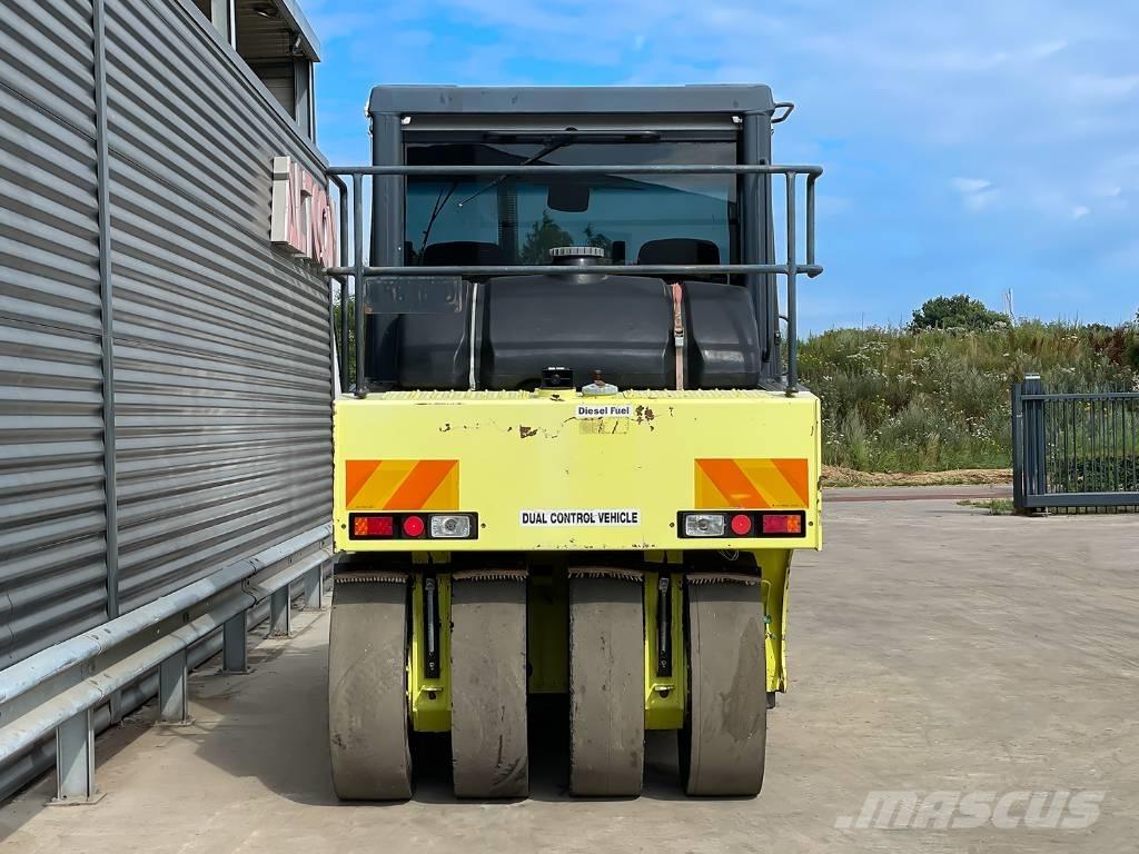 Ammann AP 240 Пневматични гумени  ролки
