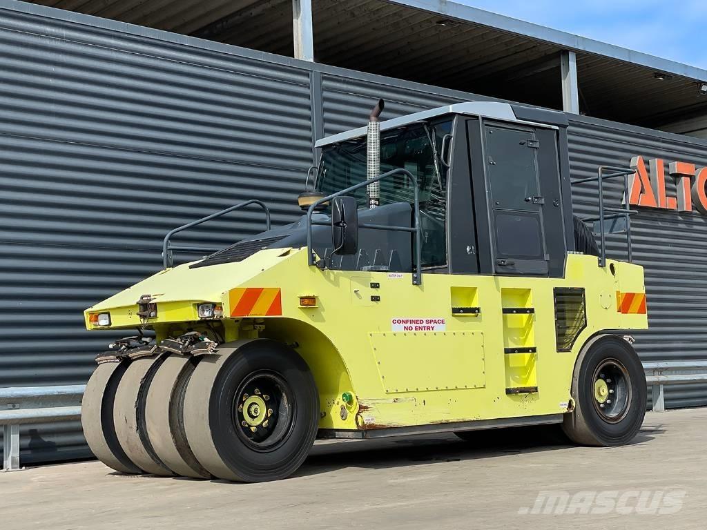Ammann AP 240 Пневматични гумени  ролки
