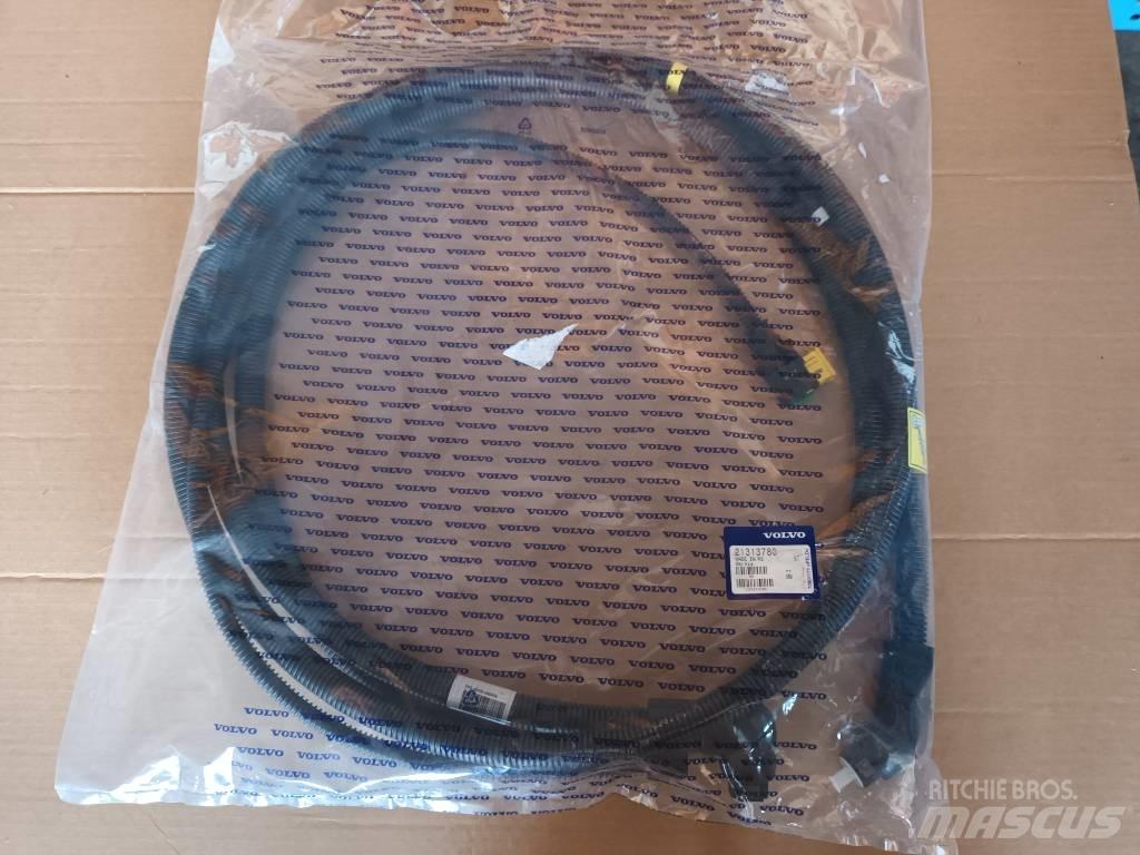 Volvo HOSE 21313780 Хидравлични