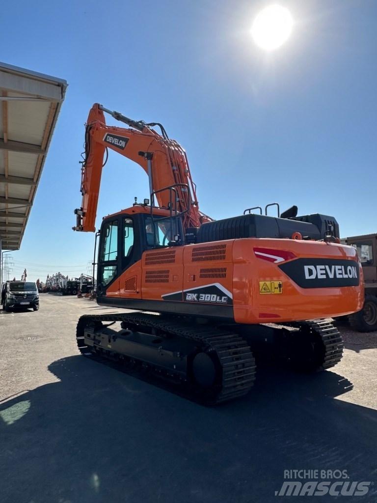 Develon DX300Lc-7 Верижен екскаватор