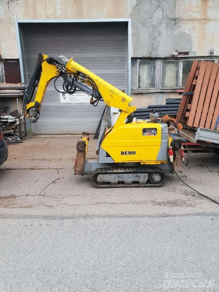 Brokk 180 Багери за разрушаване
