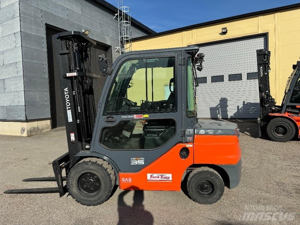 Toyota 52-8FDJF35 Дизелови камиони