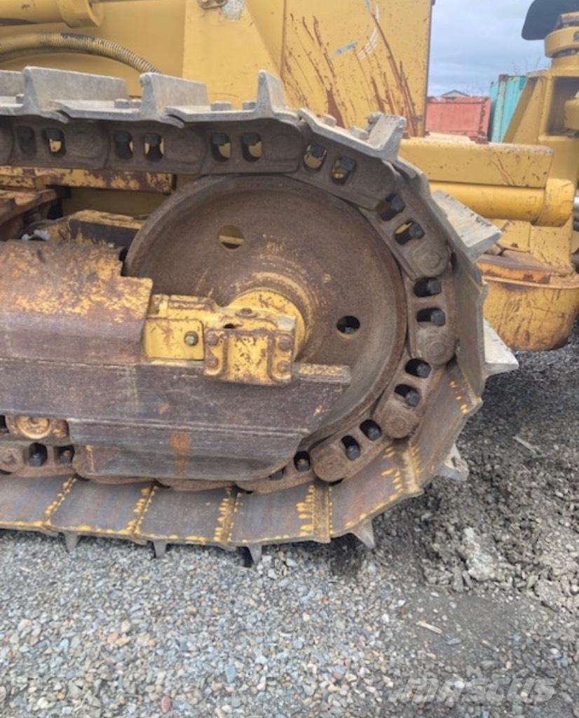 CAT D 5 C Верижни булдозери
