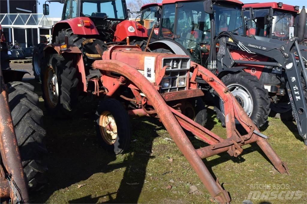 Case IH 383 Трактори