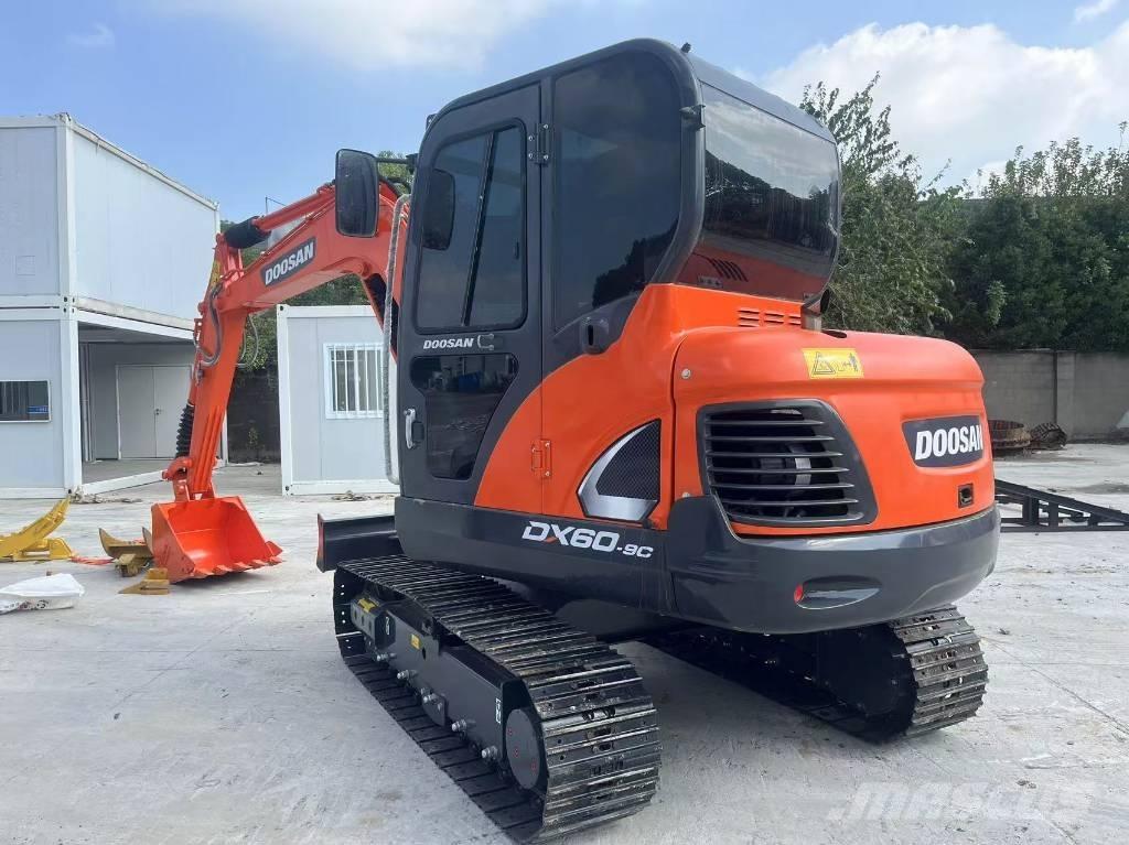 Doosan DX 60-9 C Средни екскаватори 7т - 12т