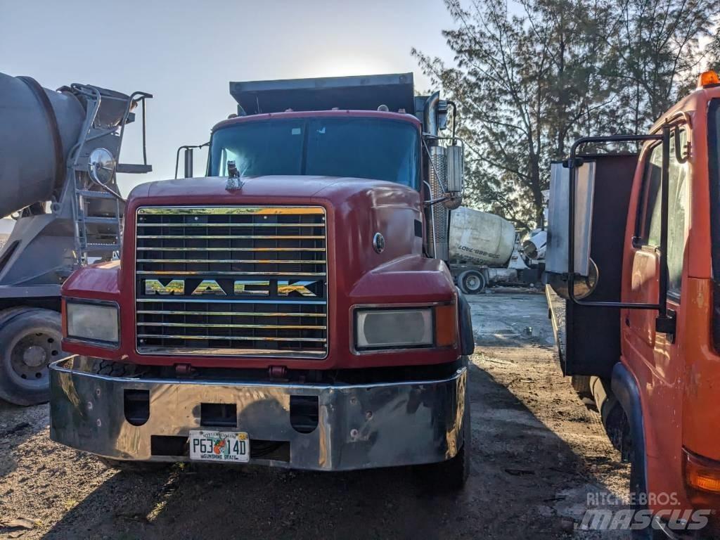 Mack CL 713 Самосвал