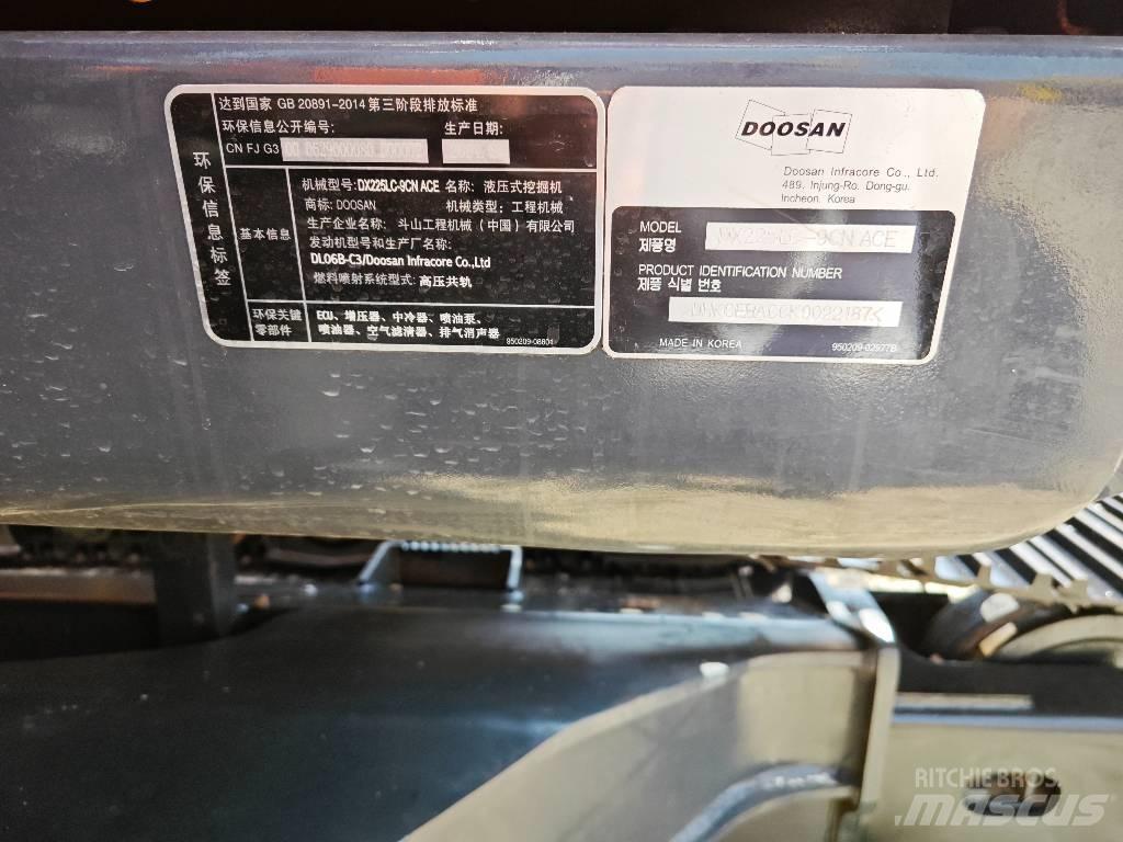 Doosan 225 LC Верижен екскаватор
