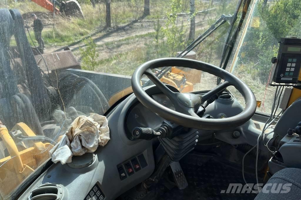 Volvo L 220 Колесни товарачи