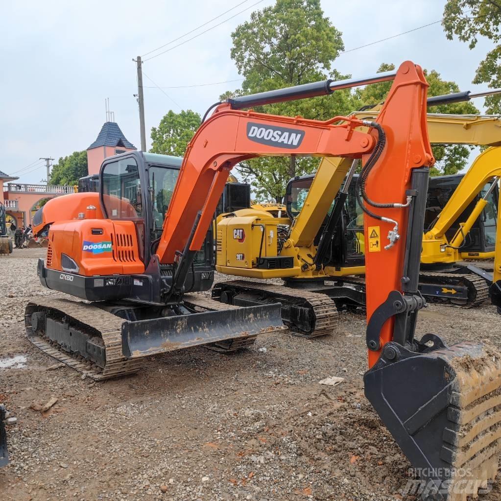 Doosan DX60 Мини екскаватори < 7 т