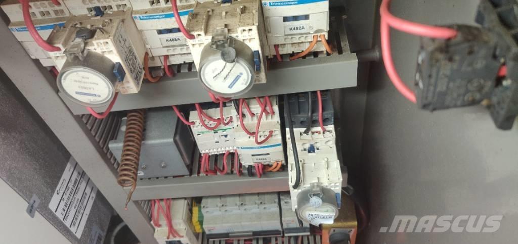 Potain MD365B Мачтови кранове