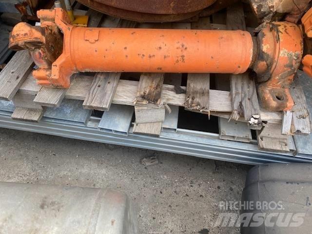 Fiat-Hitachi 350 Предаване