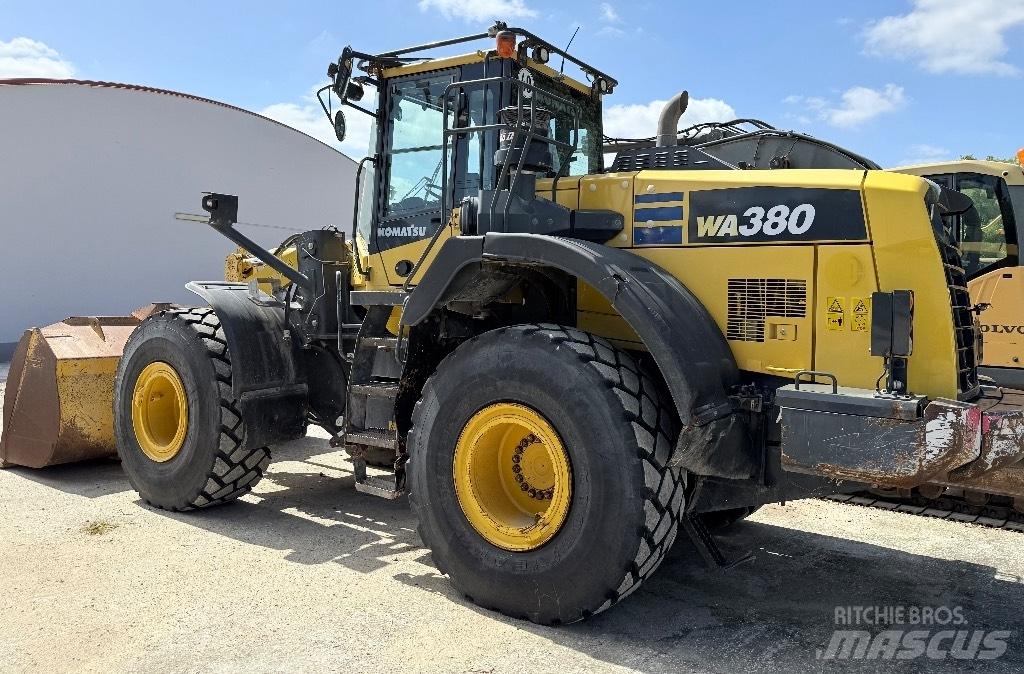 Komatsu WA 380-8 Колесни товарачи