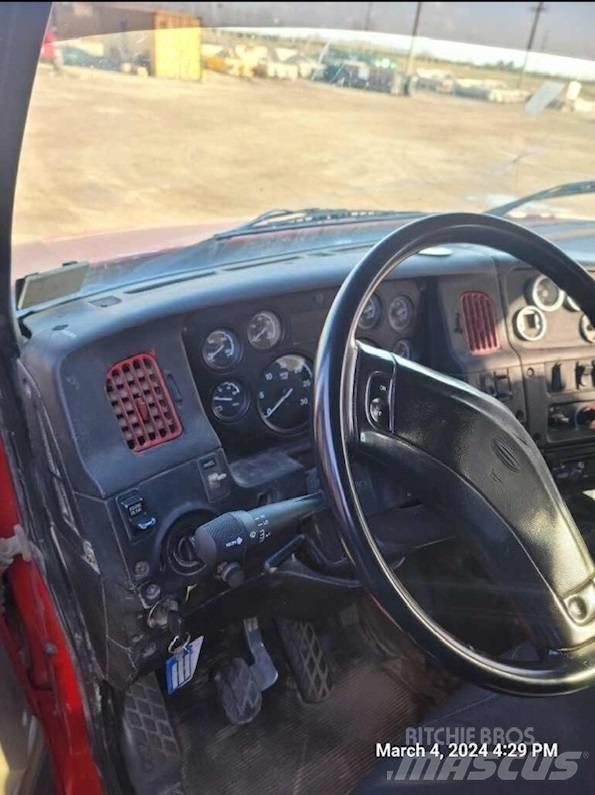 Sterling L 9500 Самосвал