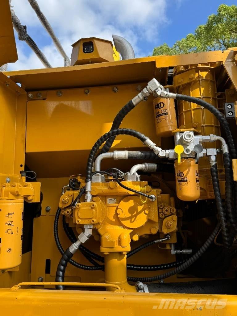 CAT 320D Средни екскаватори 7т - 12т