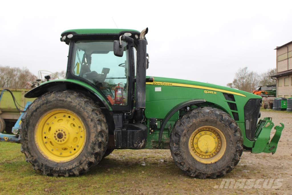 John Deere 8245 R Трактори