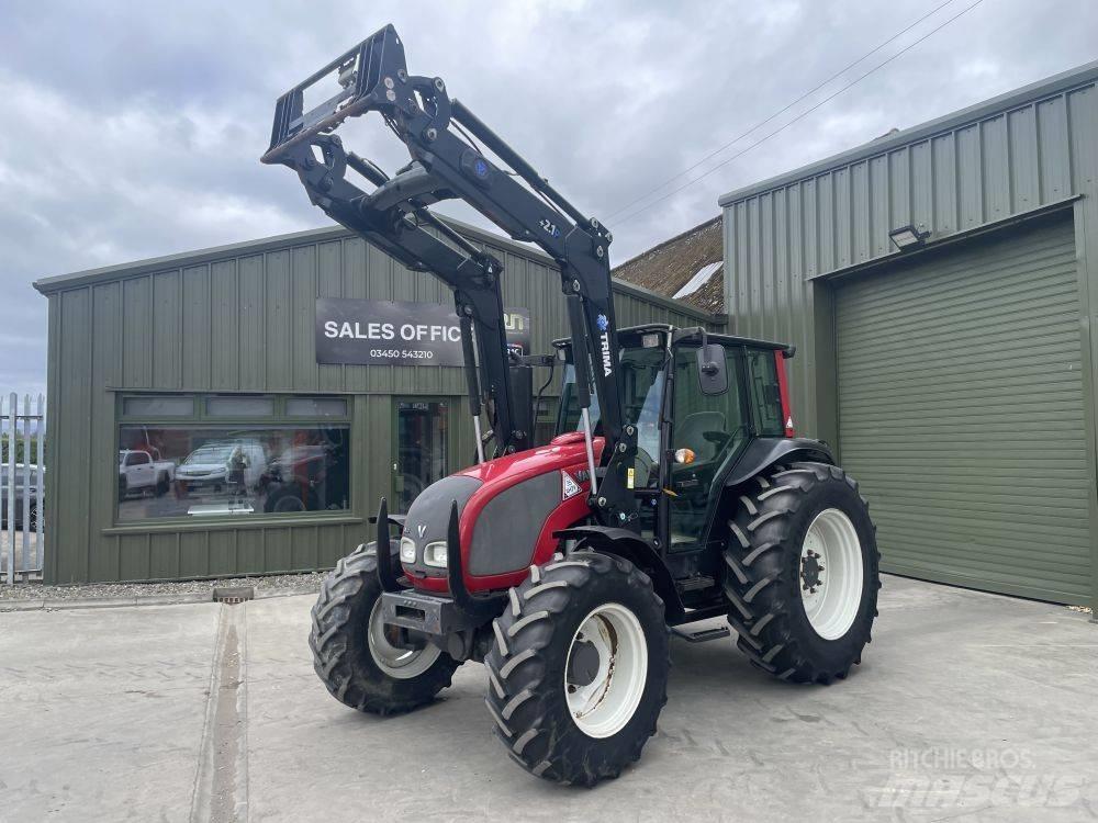 Valtra A 83 Трактори