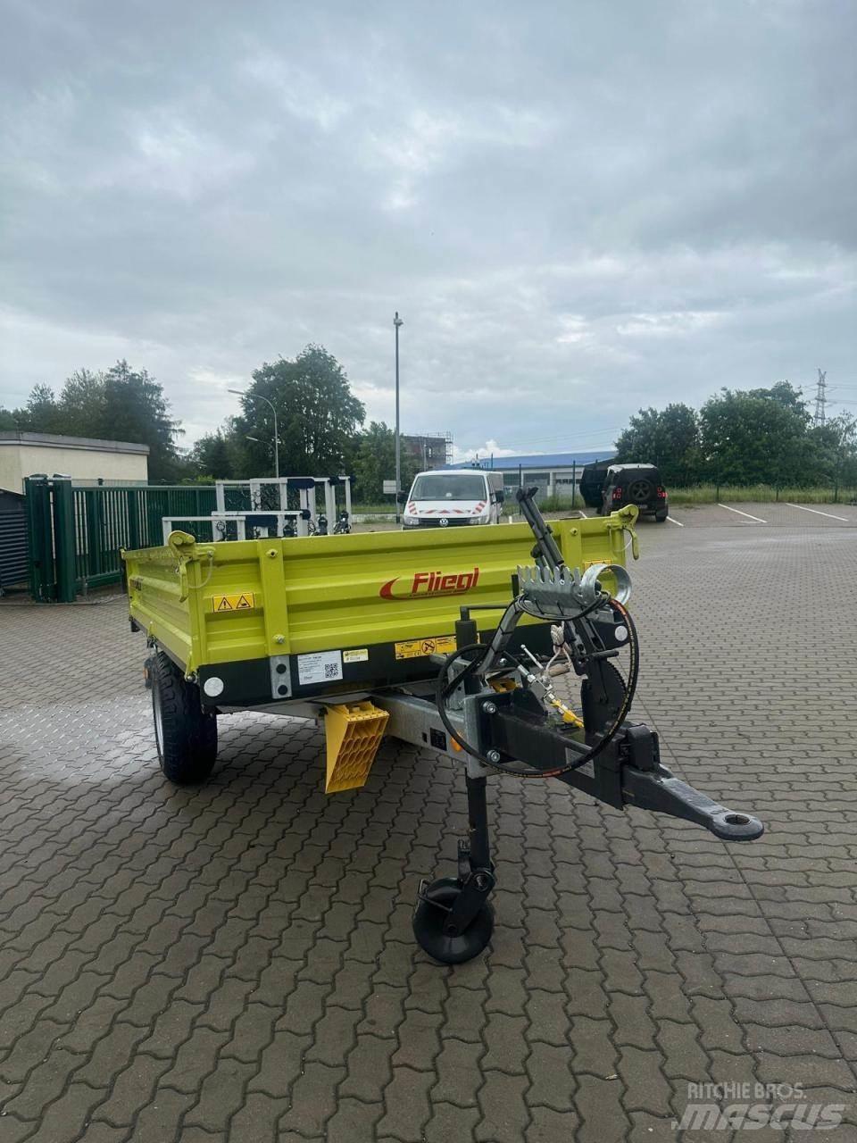 Fliegl EDK 40 Ремаркета за бали