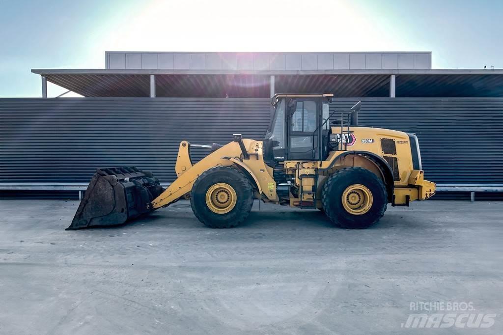 CAT 950M Колесни товарачи