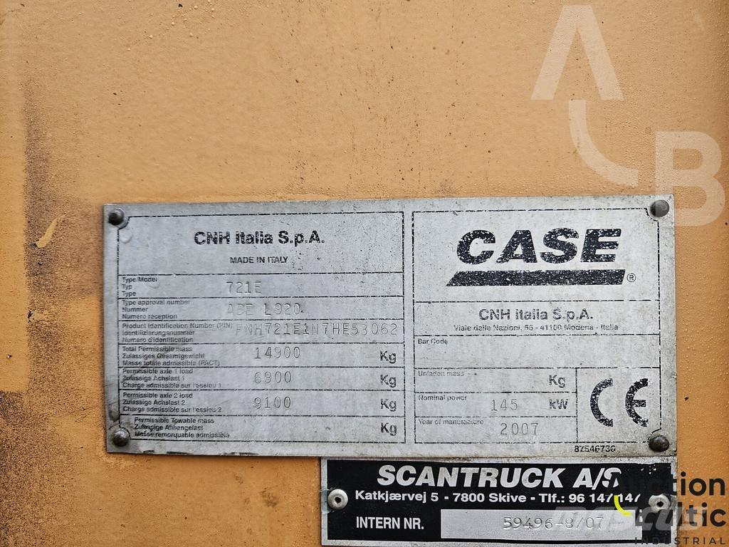 CASE 721 E Колесни товарачи