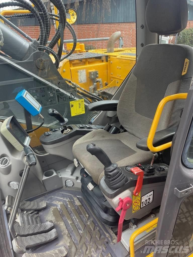 Volvo ECR235C Верижен екскаватор