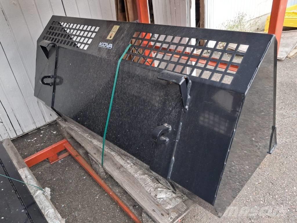 Kova Lumikauha Прикачно оборудване за компактен трактор