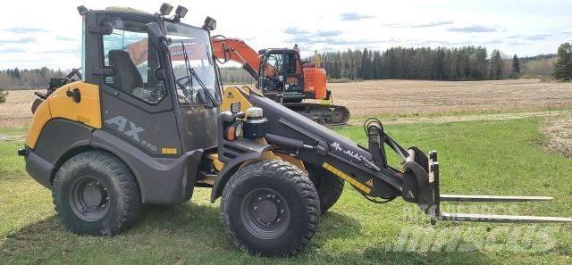 Mecalac AX850 Колесни товарачи