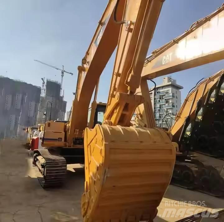 CAT CAT323B Средни екскаватори 7т - 12т