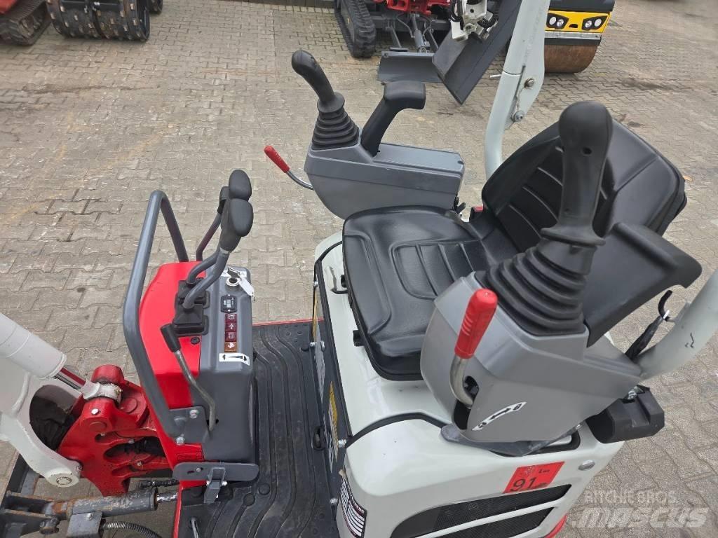 Takeuchi TB 210 R Мини екскаватори < 7 т