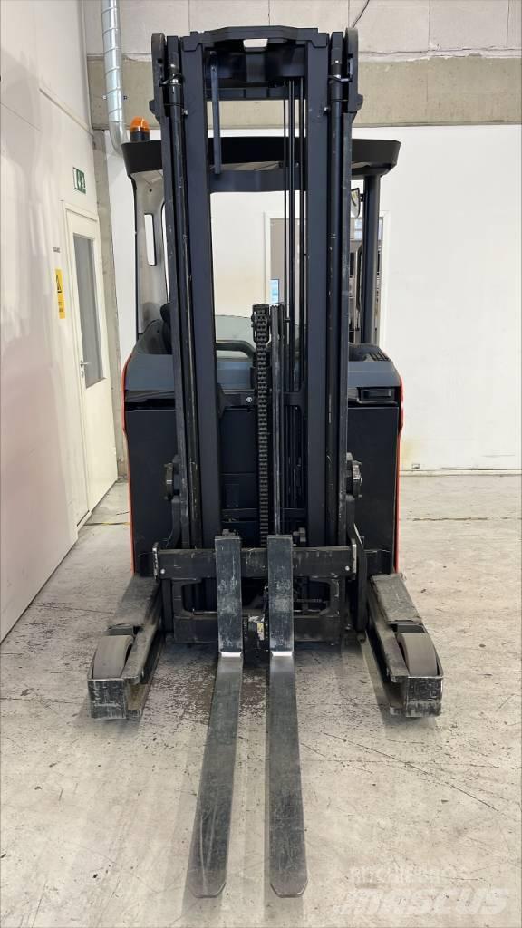 BT RR E 140 H Ретрак/ Високоповдигач с изместване на вилката напред