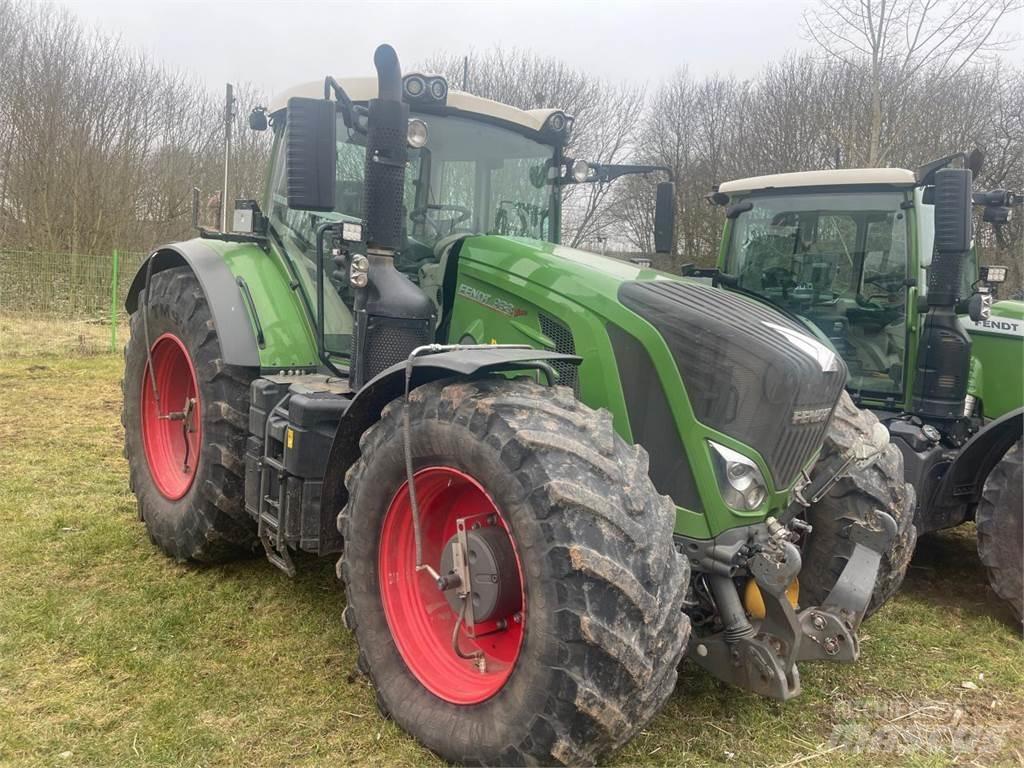Fendt 933 Vario Трактори