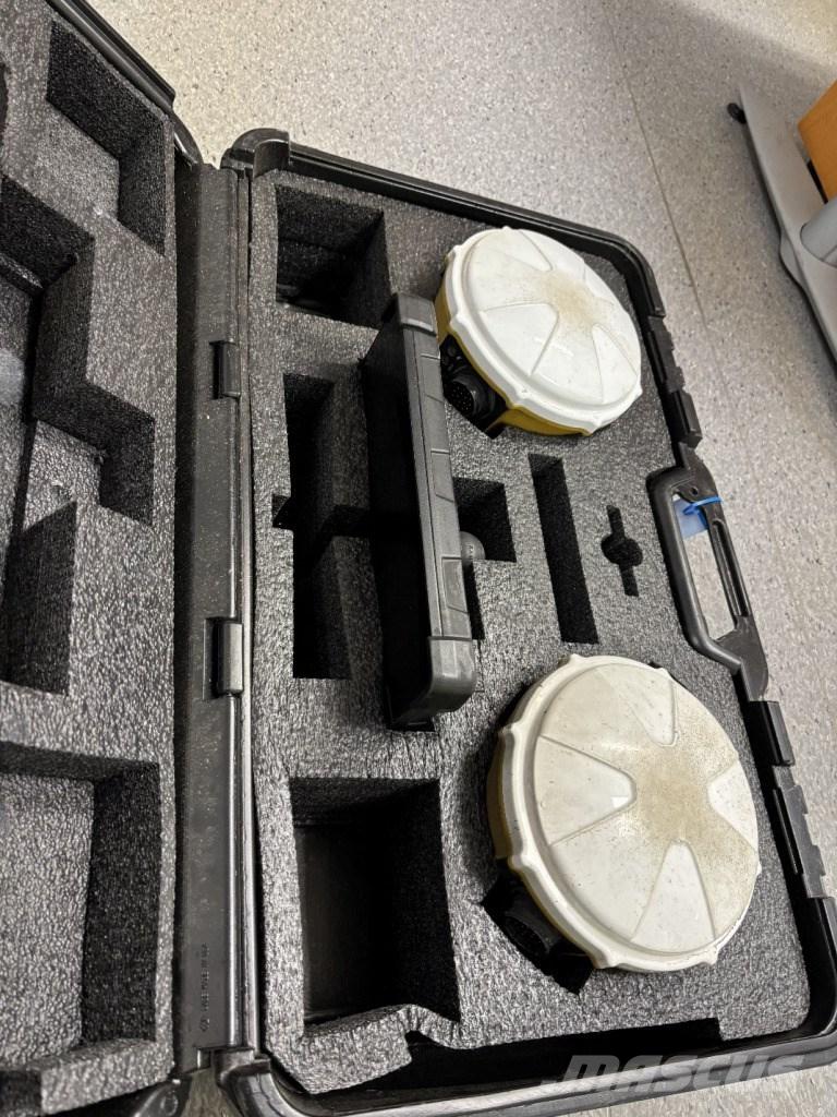 CAT M 318 Колесни екскаватори