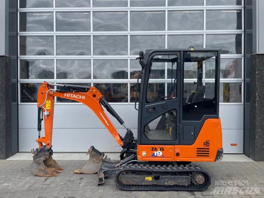 Hitachi ZX19-6 CR Мини екскаватори < 7 т
