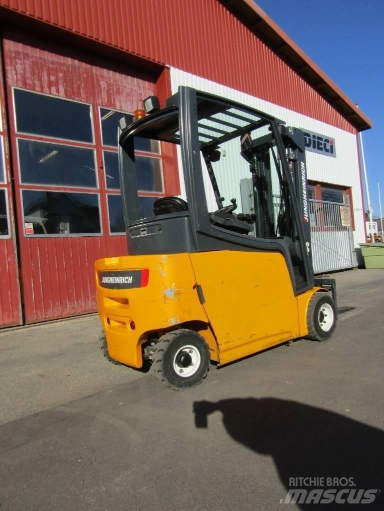 Jungheinrich EFG 320 Електрически вилични кари-повдигачи